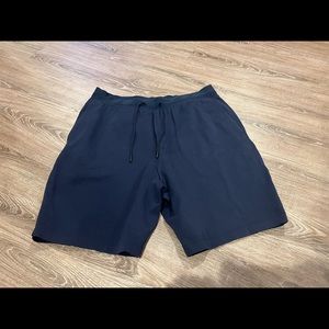 Luluemon mens shorts XL 11”
